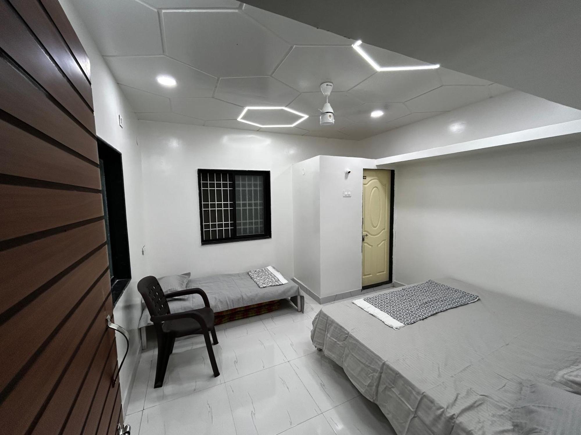 Vatavriksha Guest House,Akkalkot Akalkot Εξωτερικό φωτογραφία